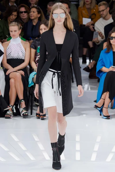 Look 33